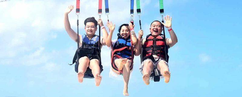14106-smathers-beach-parasailing-in-key-west-1674663824