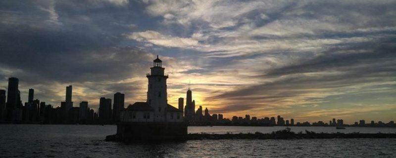 14283-discover-chicago-s-skyline-from-a-sailboat-1673449245