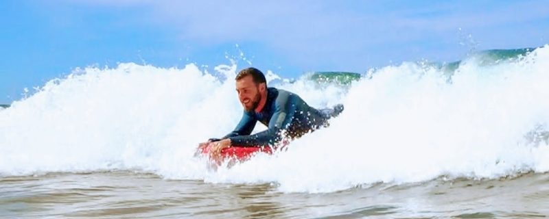 17432-surf-yoga-lesson-in-lisbon-1677085798