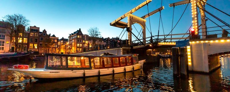 evening boat tour in Amsterdam