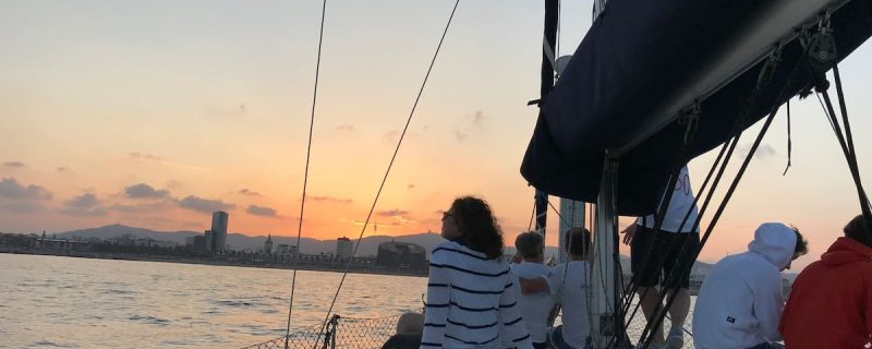 19531-sunset-cruise-on-a-sailing-boat-in-barcelona-1681303861
