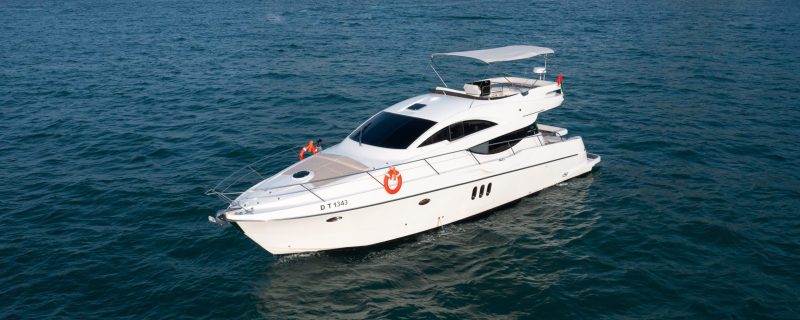 19861-yacht-cruising-in-dubai-1682322915
