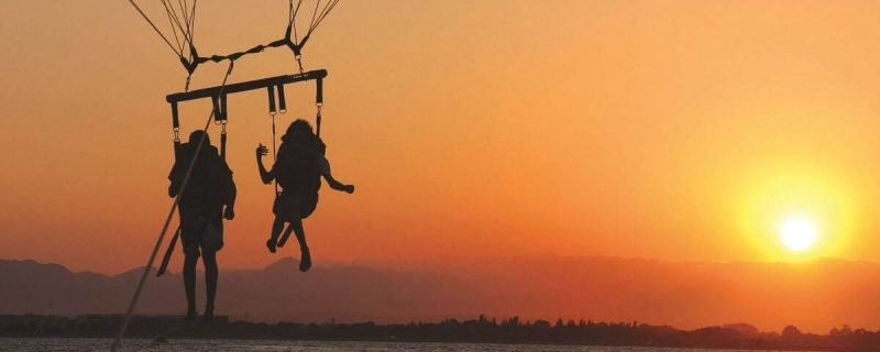 20172-parasailing-in-barcelona-1683802038