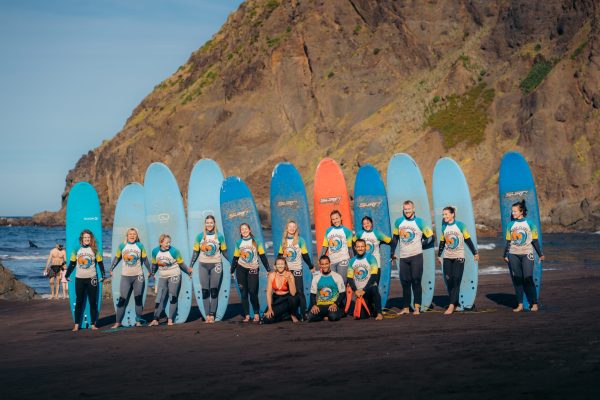20438-group-surf-lesson-in-madeira-1684423035