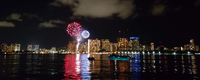 23331-fireworks-boat-cruise-in-honolulu-1700405902