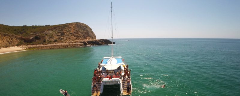 Paseo familiar en barco por Lagos