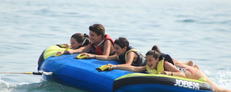 3040-share-the-experience-with-your-friends-and-family-1575398307