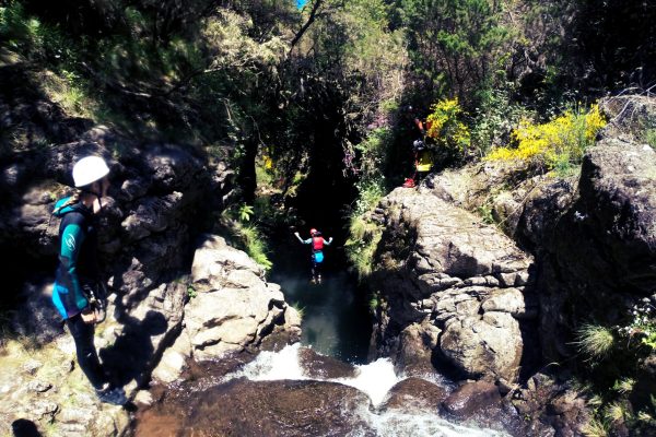 3639-cliff-jumping-in-madeira-1575398606