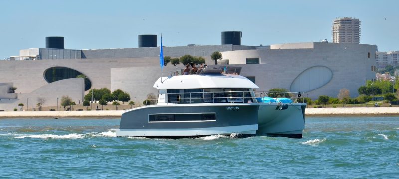 3919-power-yacht-in-lisbon-1575398725