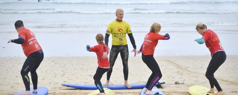 6502-bring-your-friends-surfing-in-newquay-1675853328