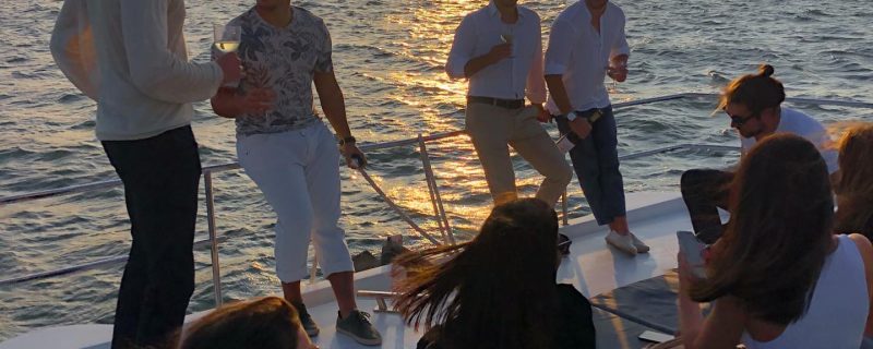 6521-enjoy-the-time-with-your-friends-in-lisbon-1609843305