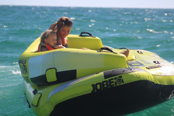 Fun watersport in Armação de Pêra - “crazy sofa”