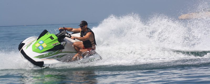 6779-jet-ski-armacao-de-pera-1611576324