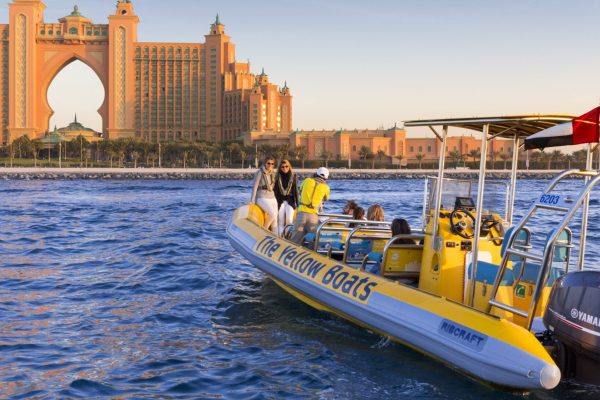 Lancha rápida no Dubai