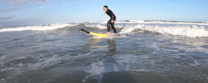 8860-have-fun-surfing-in-valencia-1647615643