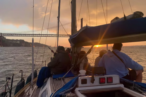 Lisboa en barco al atardecer 1