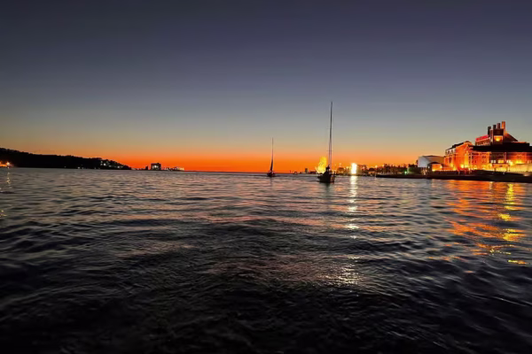Lisboa en barco al atardecer 2