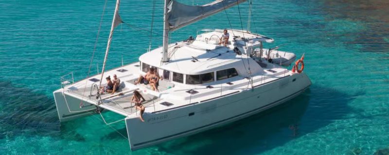 From Adamas: Milos and Poliegos Catamaran Cruise with Lunch