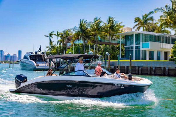 Rent a boat in Miami
