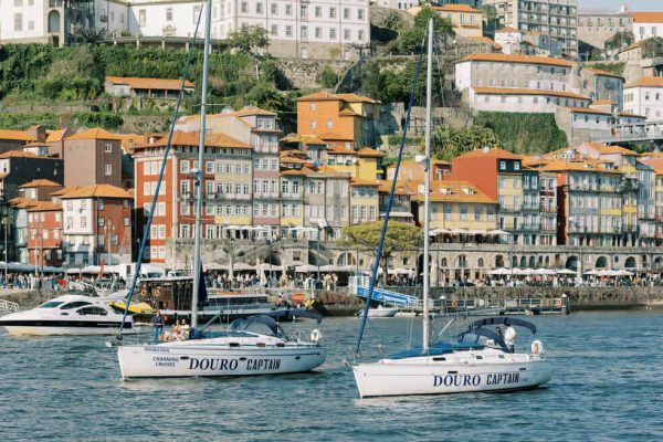 Sightseeing Boat Tour in Porto 1