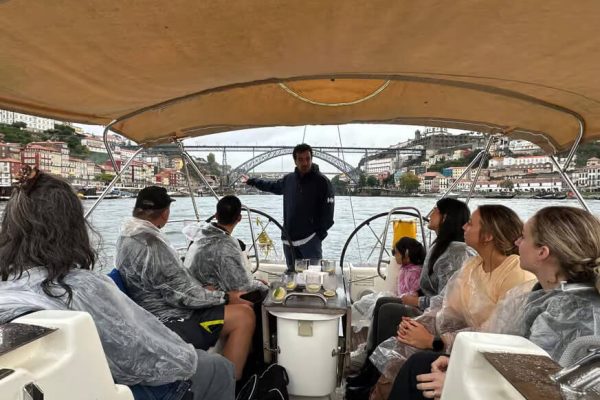 Sightseeing Boat Tour in Porto 3