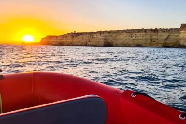 Sunset boat tour in Portimão