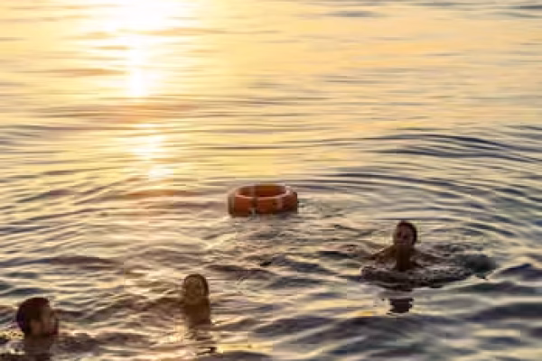 Passeio de barco ao pôr do sol em Vilamoura 3