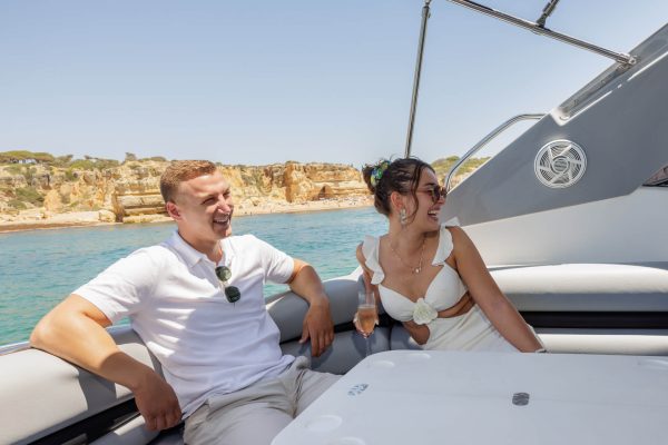 Ehepaar auf einer Yachtcharter Vilamoura Benagil