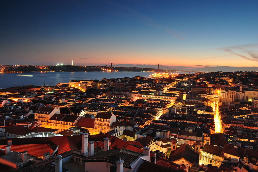Lisbon's colors by night